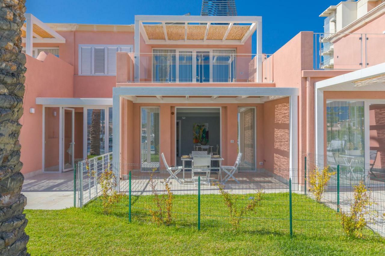 Residence Delfino, Portorosa Furnari Kültér fotó
